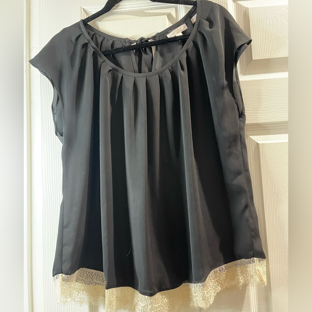 Lauren Conrad sleeveless black blouse with lace trim size large